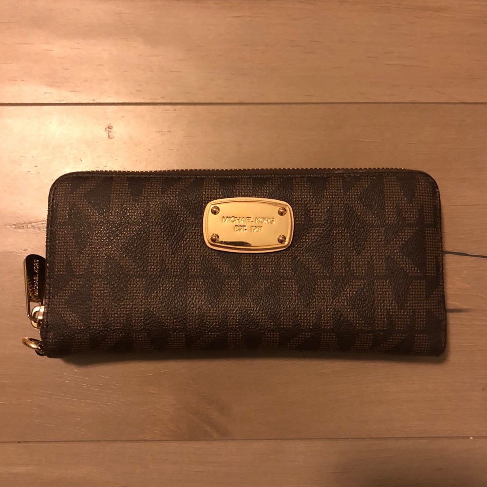 Michael Kors wallet